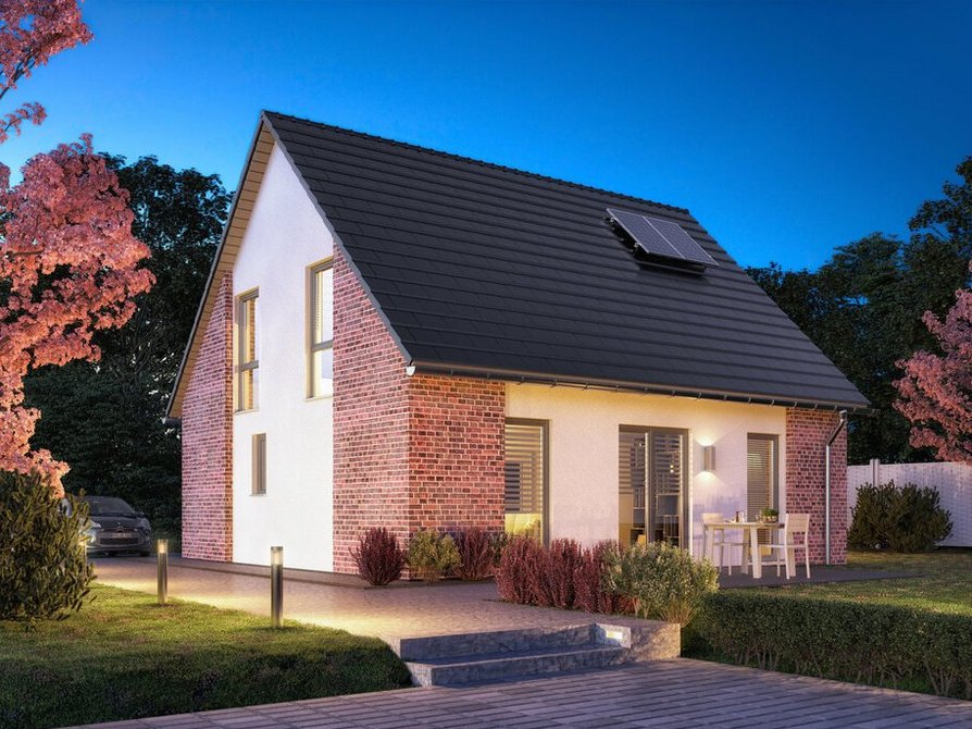 Erleben Sie das Einfamilienhaus Flair 130 in der Teilverklinkert-Variante bei Abendstimmung mit Satteldach, Photovoltaikanlage und bodentiefen Fenstern für herrliche Gartenblicke.